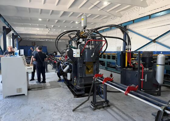 32x7x3m कुल आकार कोण प्रोफाइल प्रसंस्करण सीएनसी कोण लौह इस्पात टॉवर मशीन लाइन 3 सीएनसी अक्ष