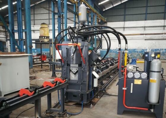 2200/4300KN कटिंग फोर्स जेएनसी सीरीज सीएनसी पंचिंग मार्किंग और कोणों के लिए काटने की मशीन